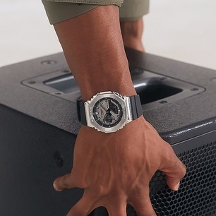 Японские наручные часы Casio G-Shock GM-2100-1ADR