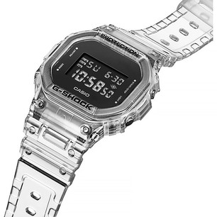 Японские наручные часы Casio G-Shock DW-5600SKE-7E