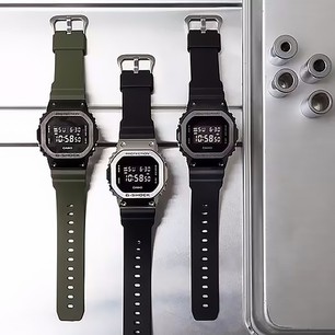 Японские наручные часы Casio G-Shock GM-5600B-1