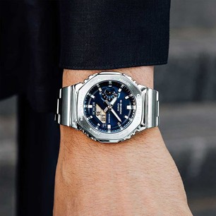 Японские наручные часы Casio G-Shock GM-2110D-2B