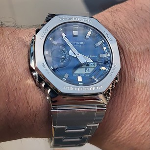 Японские наручные часы Casio G-Shock GM-2110D-2B