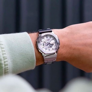 Мужские наручные часы Casio G-Shock GM-2110D-7A