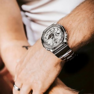 Мужские наручные часы Casio G-Shock GM-2110D-7A