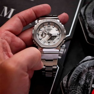 Мужские наручные часы Casio G-Shock GM-2110D-7A